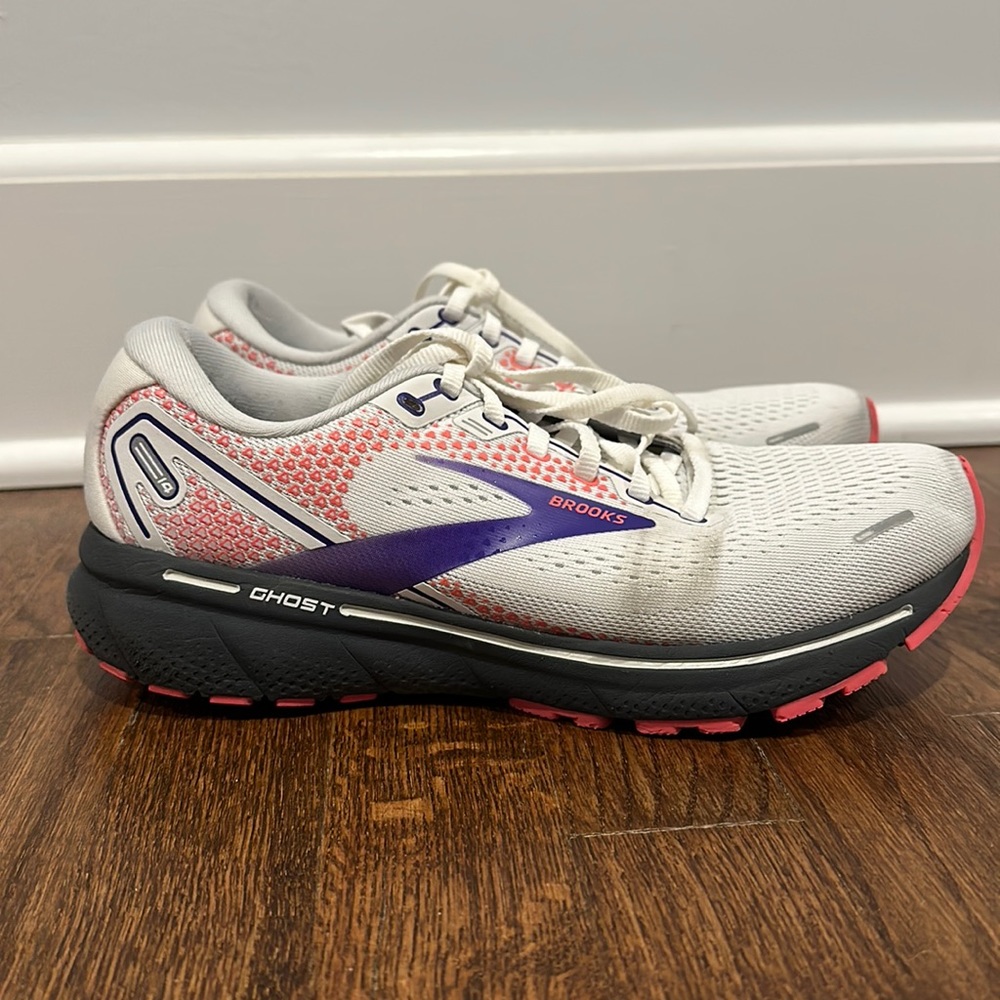 Brooks ghost 14 women’s running shoes size 8.5